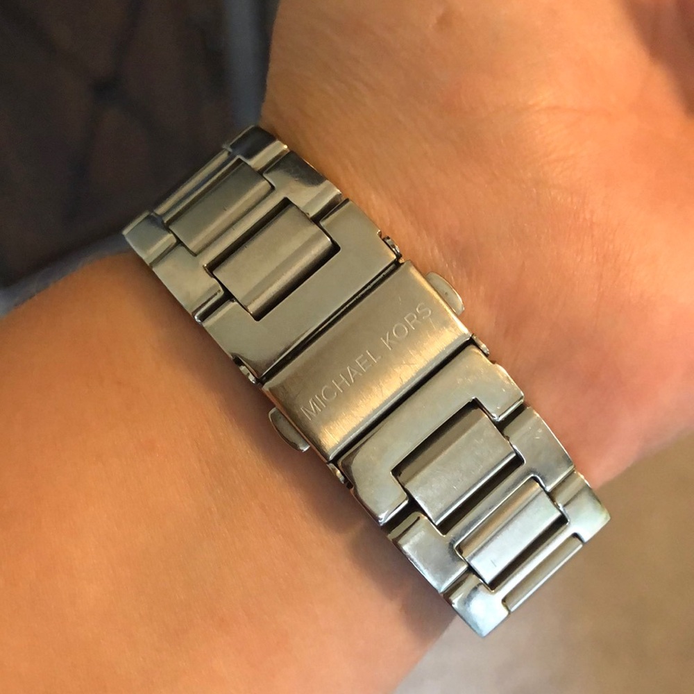 MK Watch - Picture 2 of 4